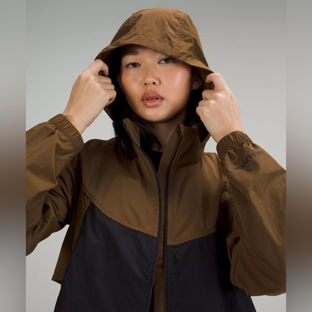 Lululemon Jacket Evergreen Cropped Full-Zip Hoodie Water Repellent Size 10 NWT